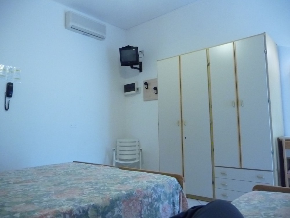 Standard Quadruple Room photo 2