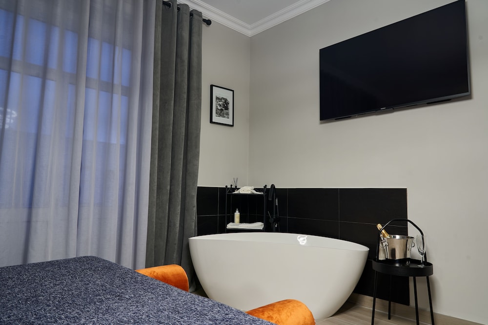 Deluxe Suite, Balcony (6) photo 2