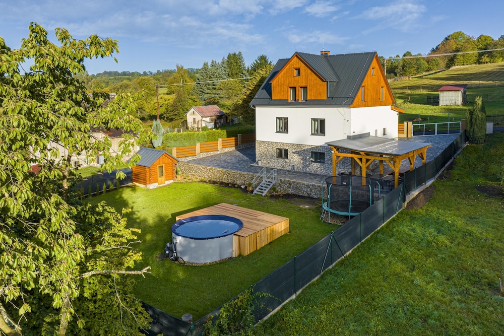 Villa photo 1