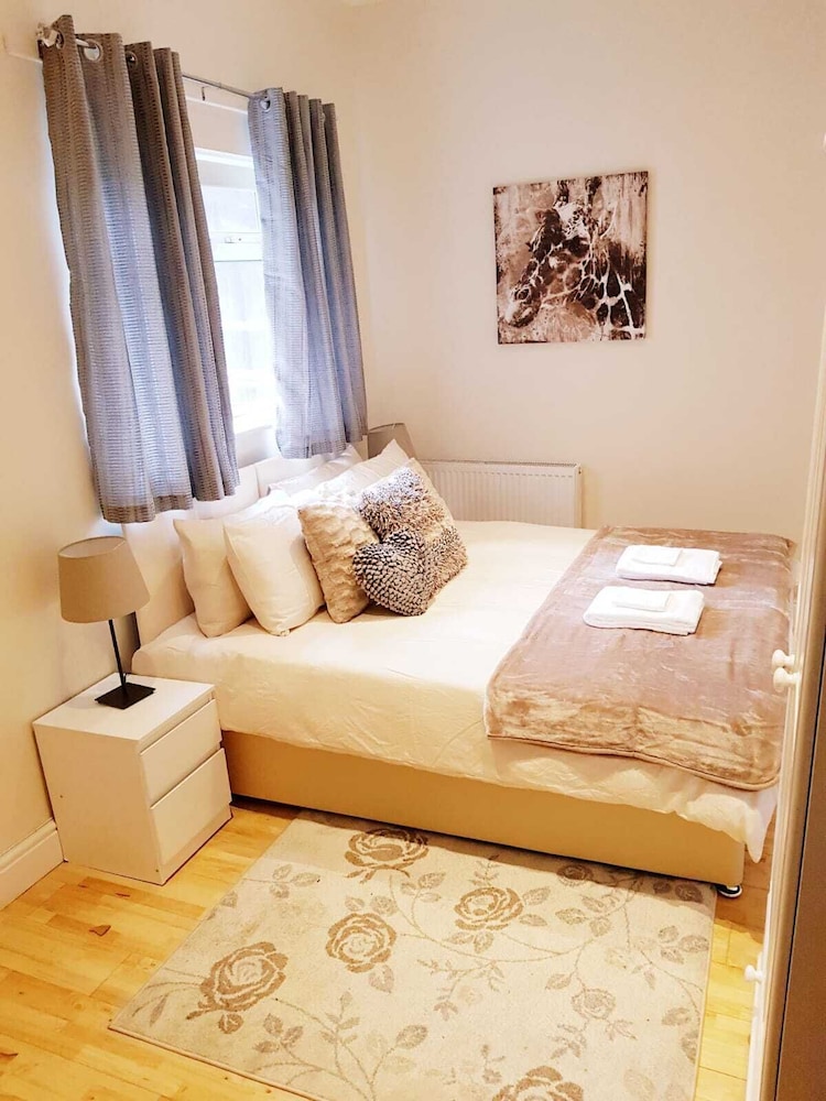 Double or Twin Room, Shared Bathroom (DELUXE EXTRA) photo 1