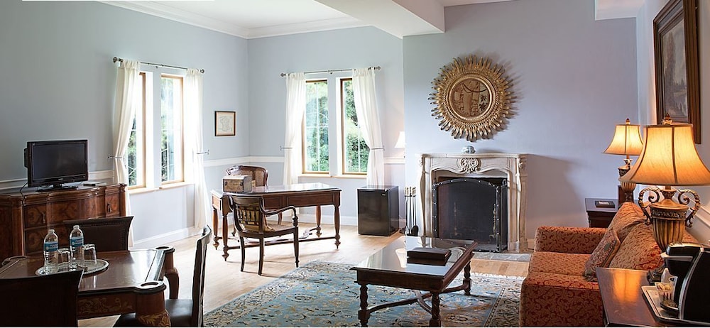 The Aquitaine, An Executive Suite
