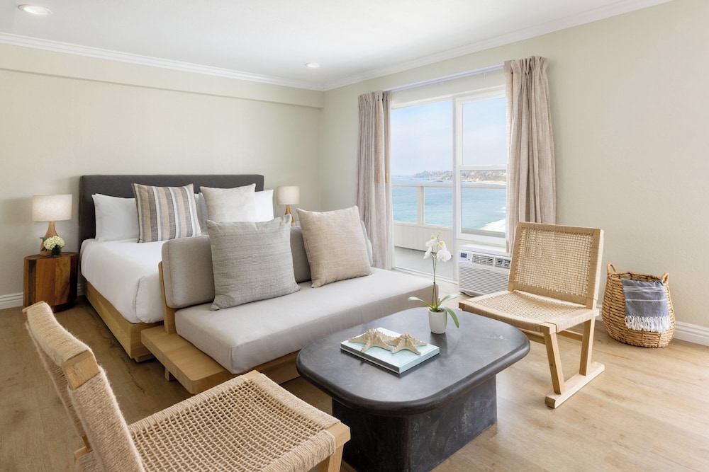 Premier Room, 2 Full Beds, Partial Ocean View - Photo 2