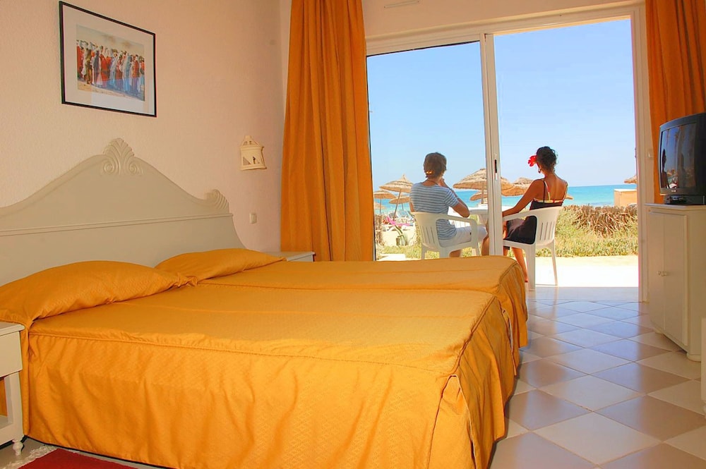 Double or Twin Room, Sea View photo 1