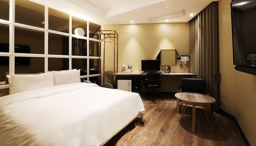 Standard Room - Photo 12