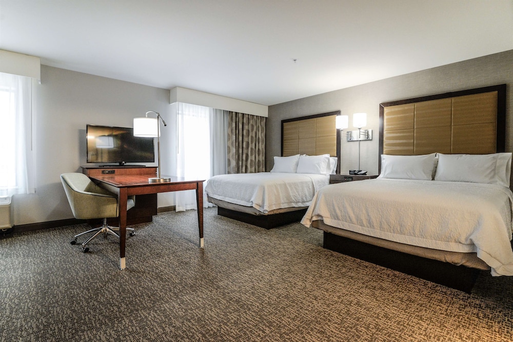 Studio, 2 Queen Beds, Refrigerator & Microwave (Wet Bar)