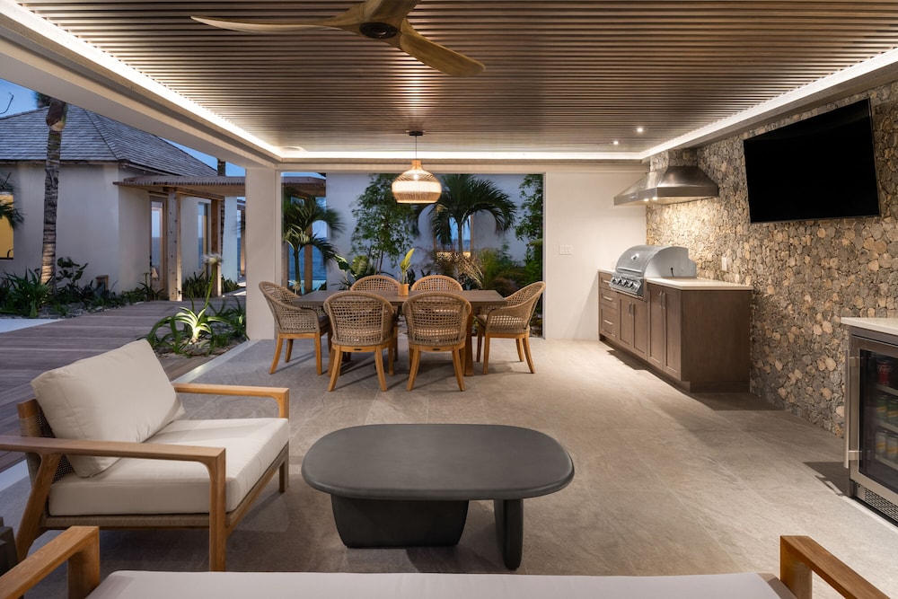 Luxury Villa, 5 Bedrooms, Private Pool, Oceanfront (dream Away)