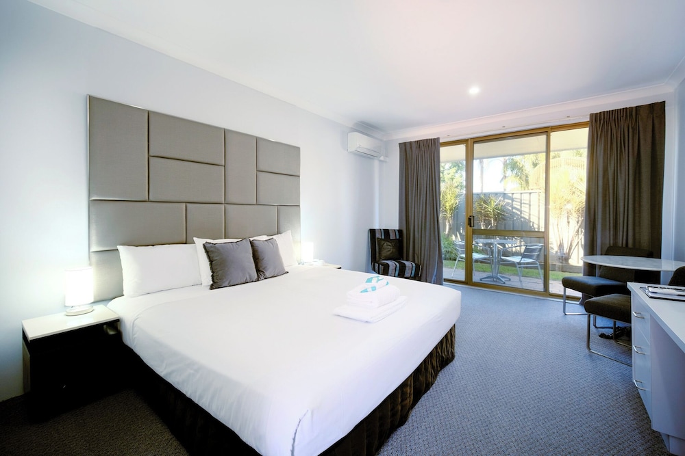 Double Room, 1 King Bed photo 3