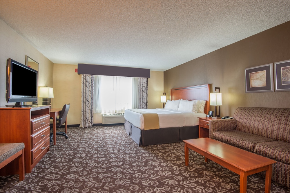 Suite, 1 King Bed - Photo 1