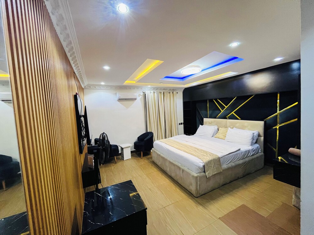 Executive Room, 1 King Bed, Balcony photo 1