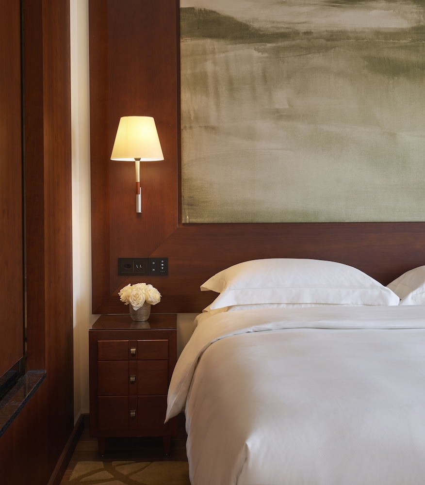 Room, 1 King Bed (High Floor)