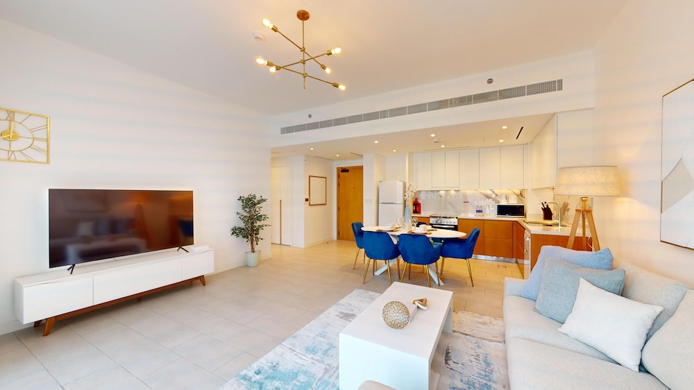 Apartment, 1 Bedroom, Pool Access photo 2