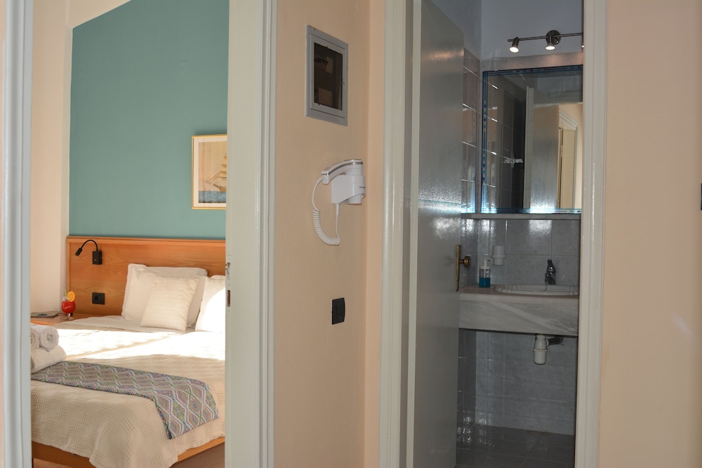 Budget Double or Twin Room photo 2