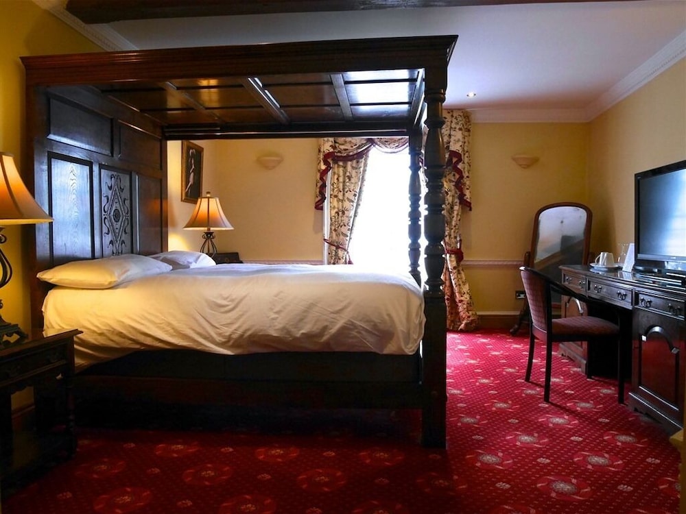 Deluxe Double Room, Ensuite (With 4 Poster Bed) photo 3