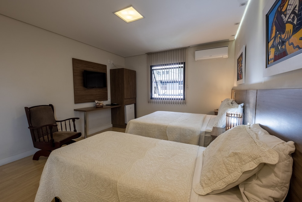 Superior Suite - Photo 10