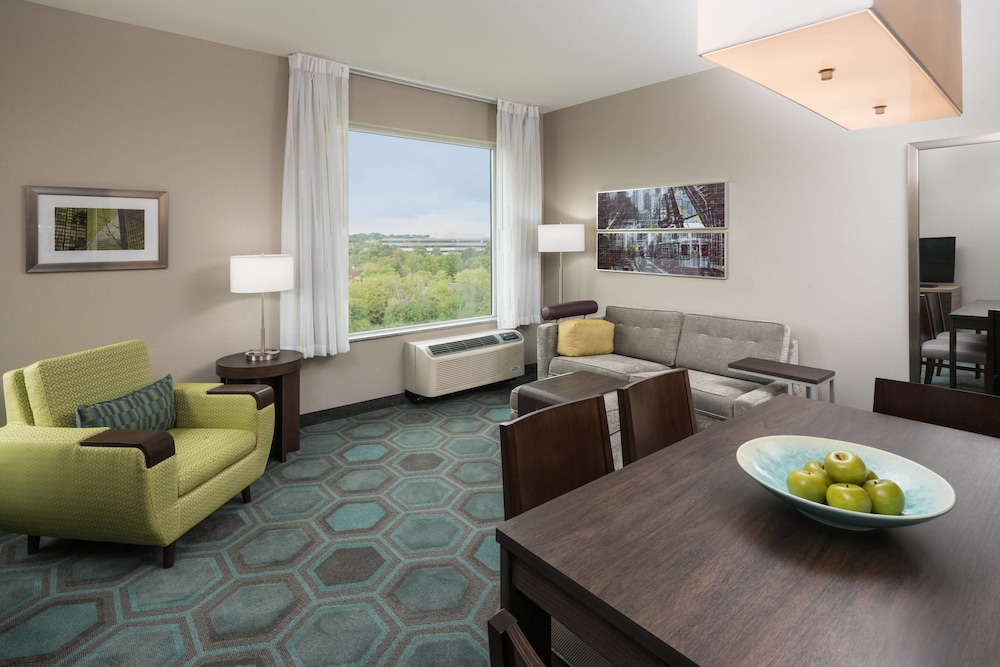 Premium Suite, 2 Bedrooms, City View (Mobility Accessible, Tub), photo 6