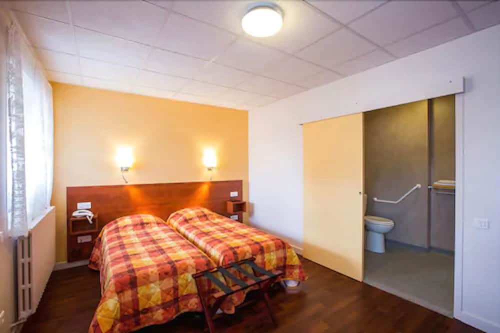 Twin Room, Accessible photo 3