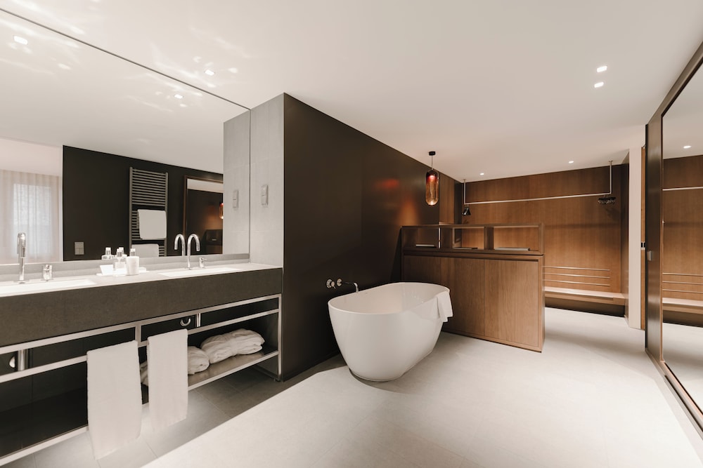 Classic Suite with Spa Access