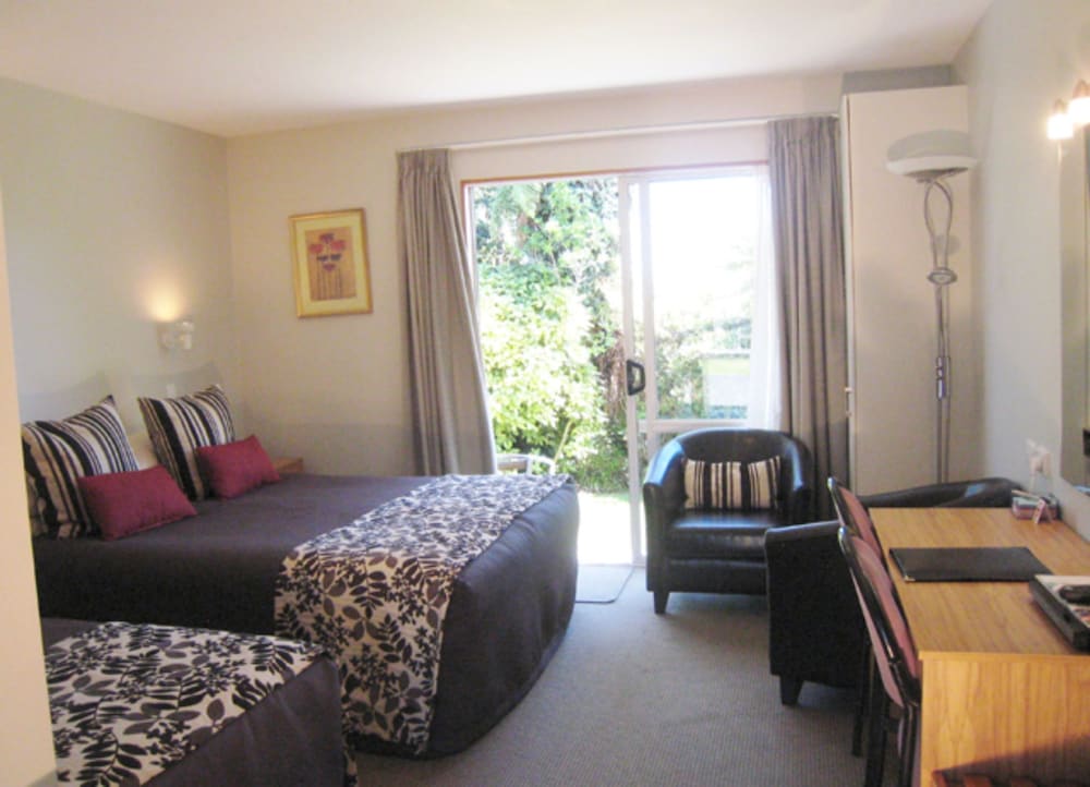 Standard Studio, Non Smoking, Kitchenette (Garden Studio/Twin) photo 1