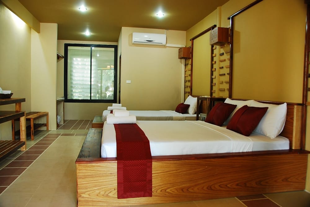 Boutique Suite ( Building )