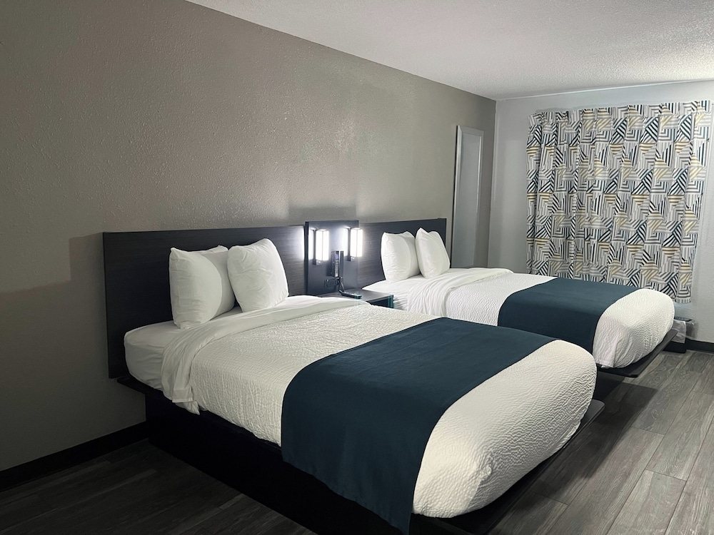 Standard Room, 2 Double Beds, Smoking, Kitchenette photo 3