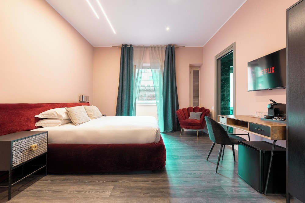 Superior Double Room, City View