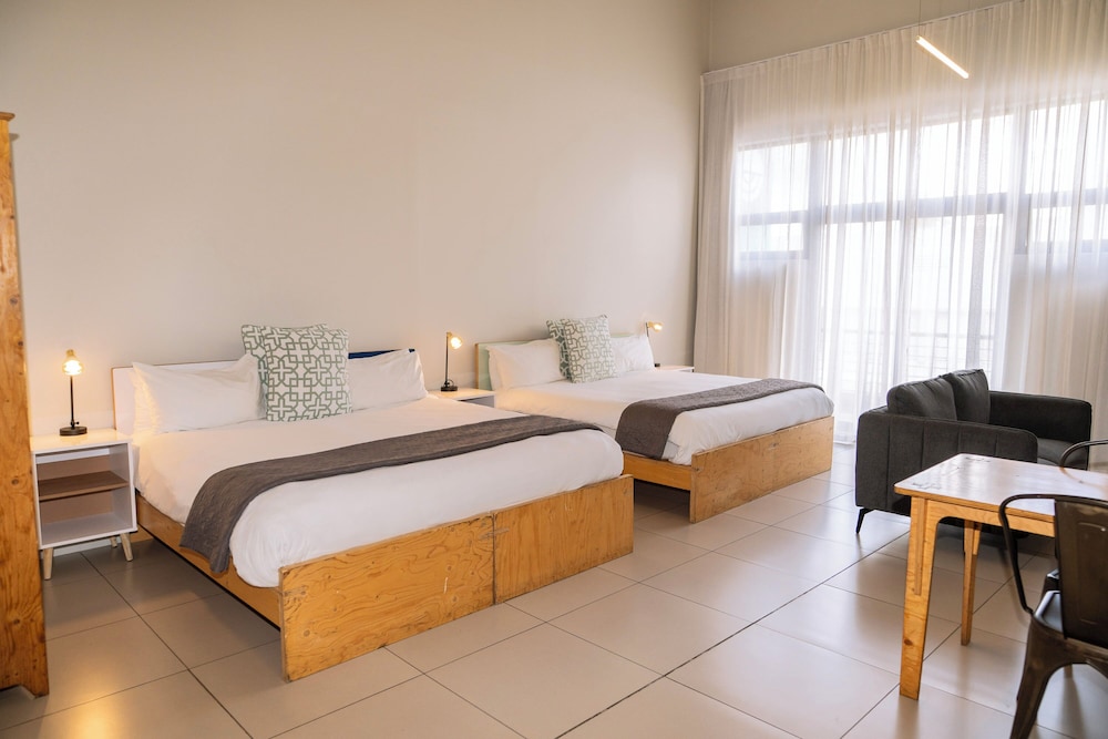 Basic Quadruple Room, 2 Bathrooms, City View