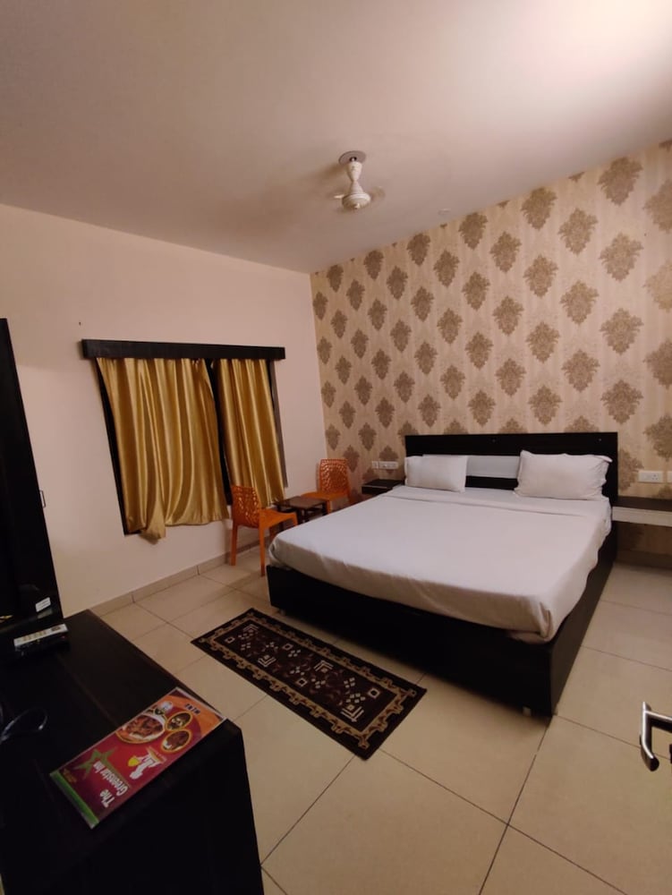 Deluxe Double Room, City View photo 1