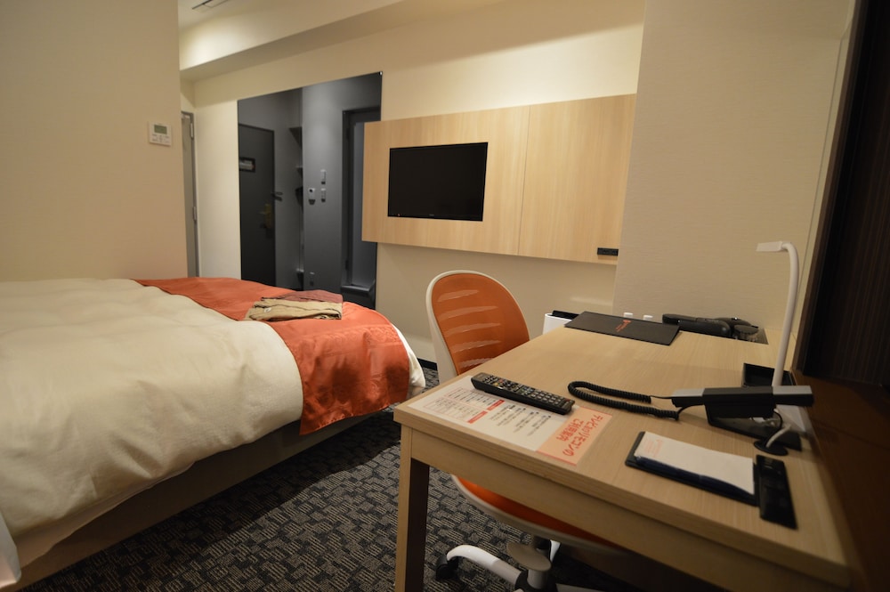 Queen Double Room for 2 people , Smoking photo 3