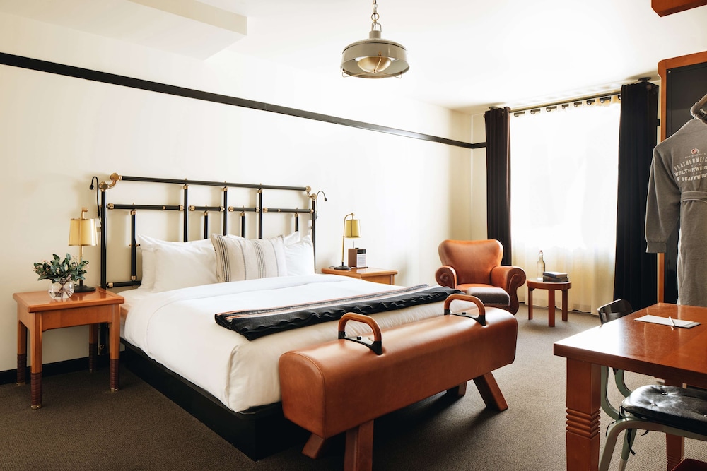 Suite (Bilevel)