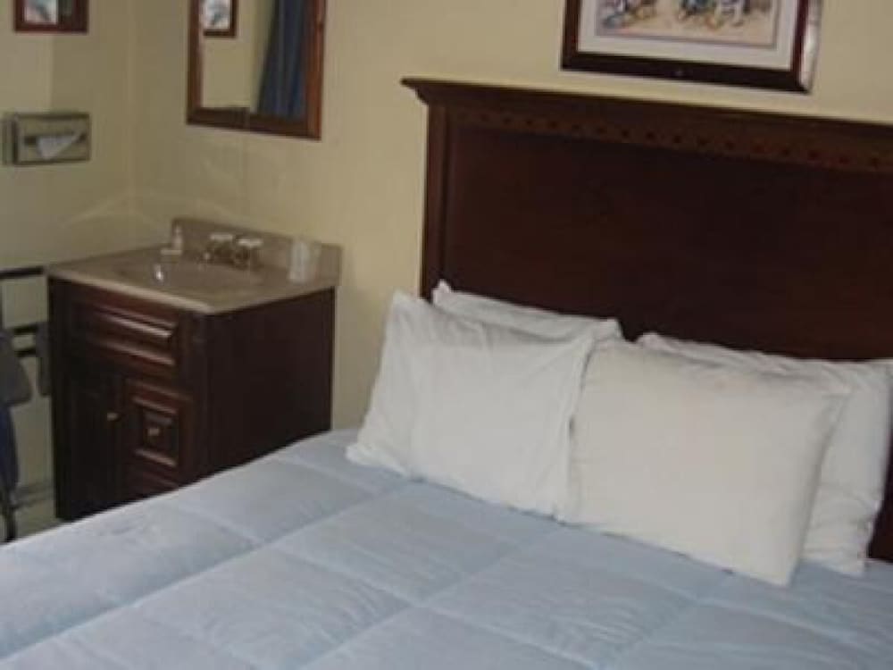 Standard Double Room, Ensuite (The House 14 Queen  (no p)