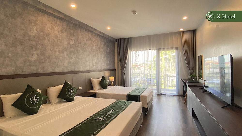 Family Triple Room, Pool View photo 1