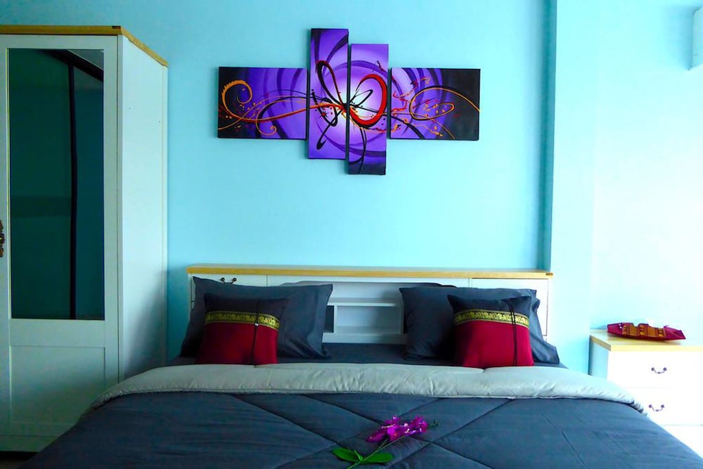 room photo