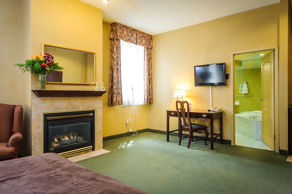 Signature Suite, 1 King Bed - Photo 1
