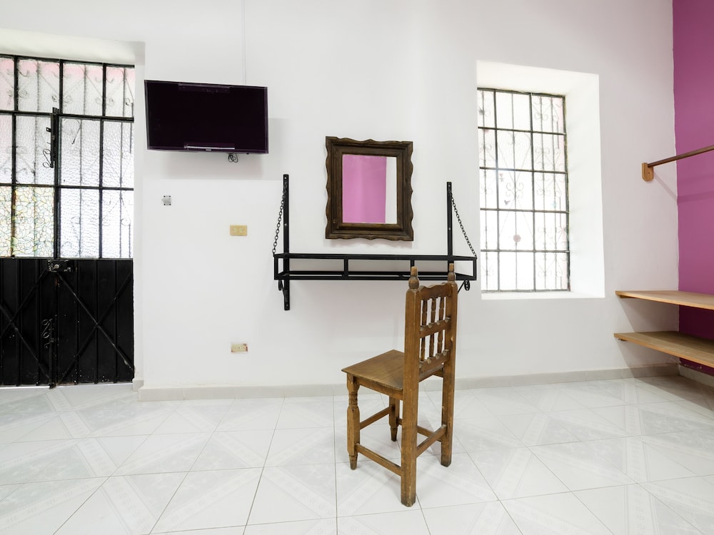 Standard Room, 2 Double Beds - Photo 4