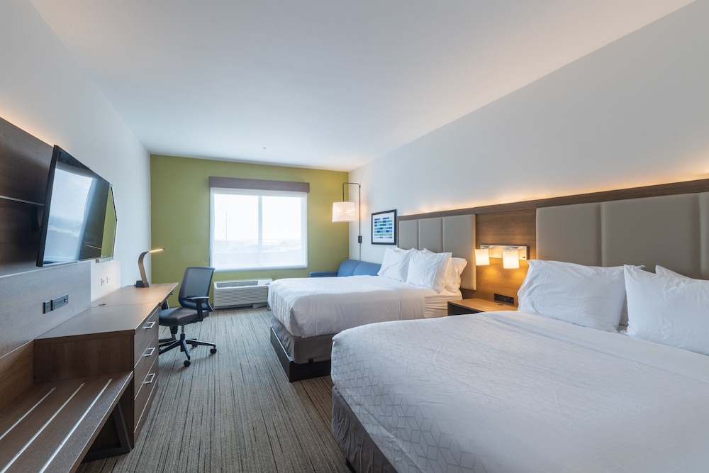 Suite, Multiple Beds - Photo 1
