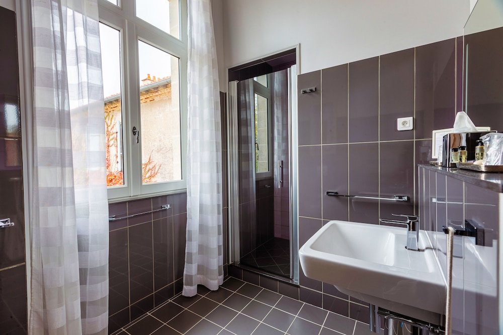 Deluxe Triple Room, Garden View photo 2