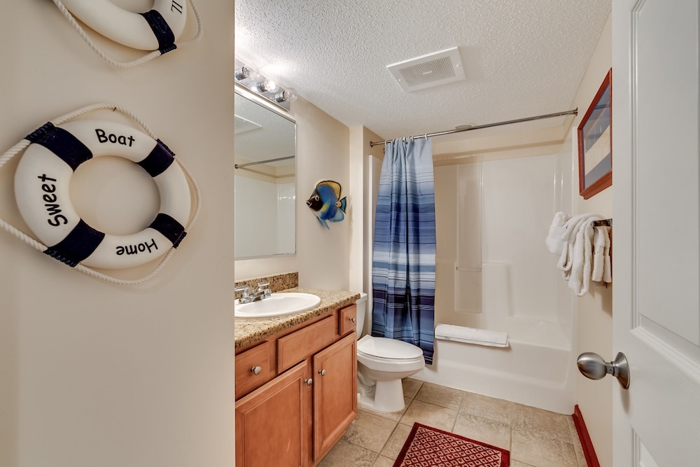 Condo, 2 Bedrooms, Balcony, Ocean View photo 3