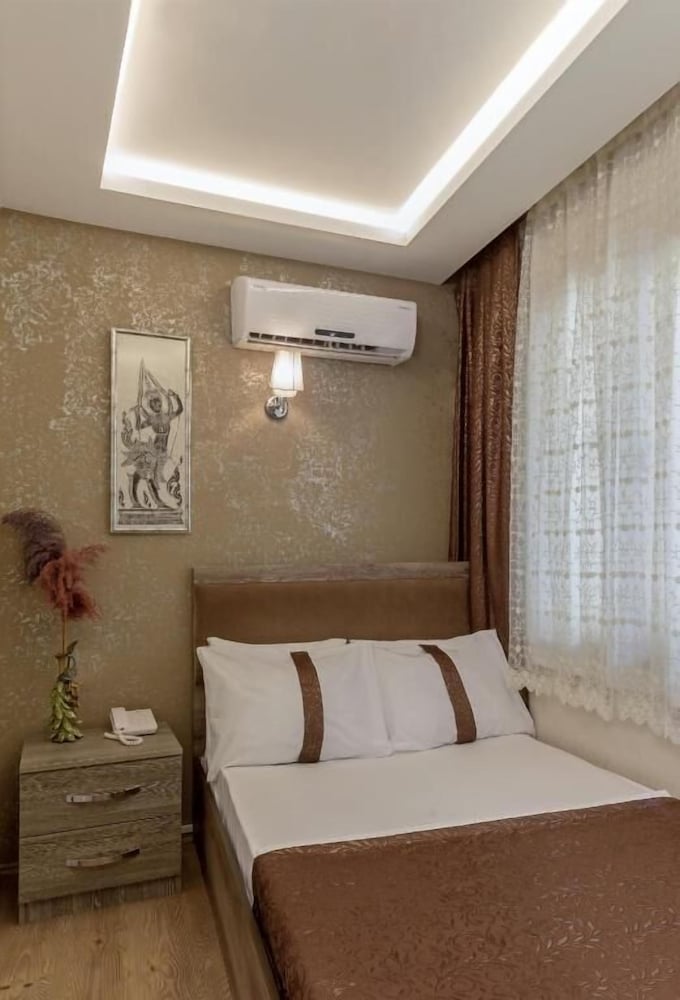 Economy Double or Twin Room photo 3