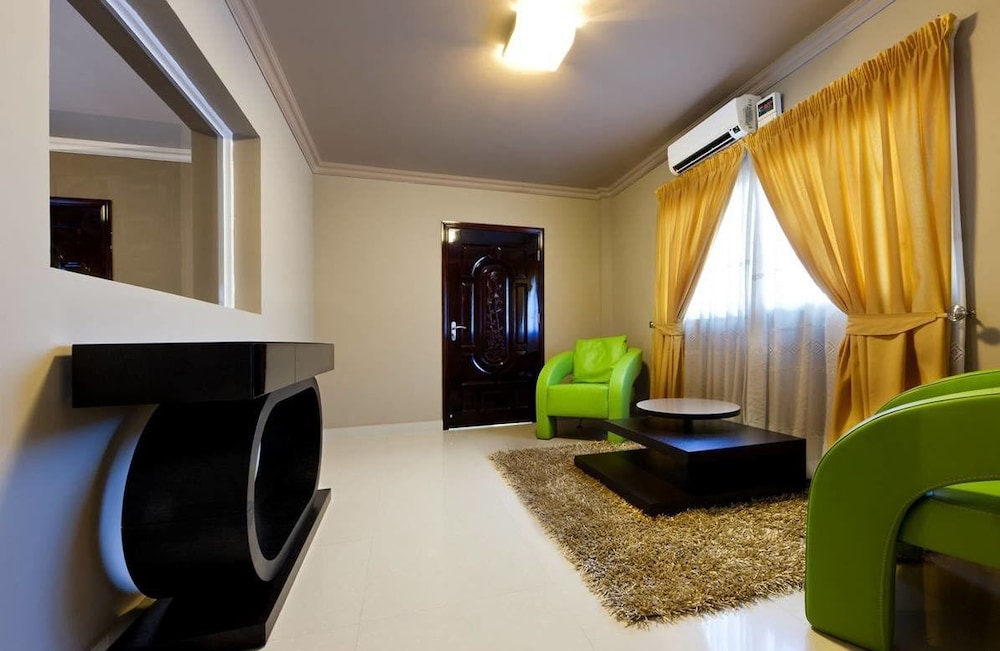 Family Apartment, 3 Bedrooms photo 2