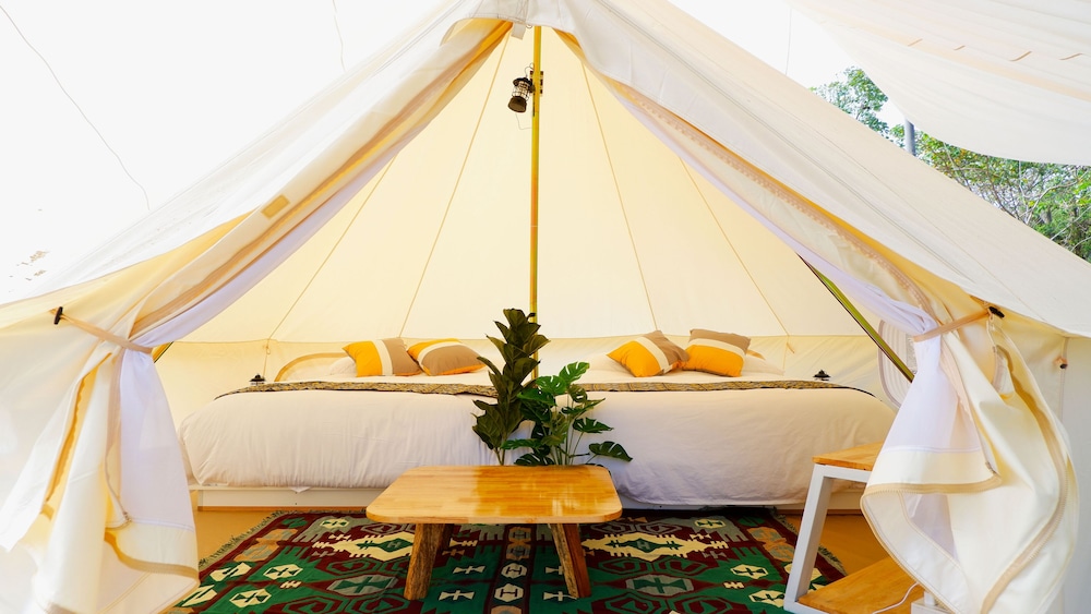 Premier Tent (Tropical Zone)
