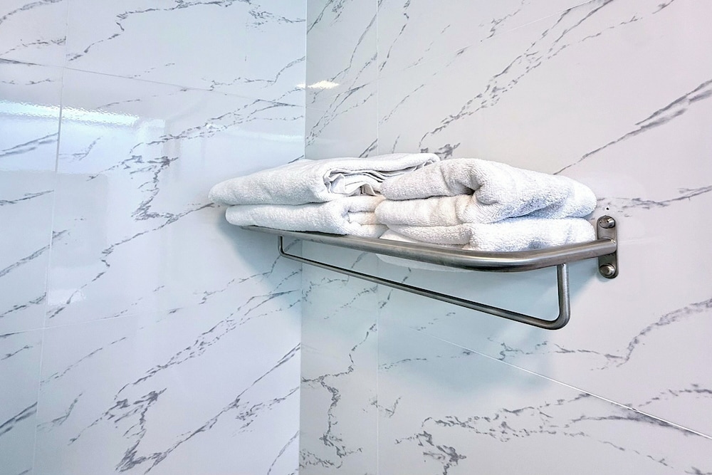 Luxury Twin Room - Photo 14
