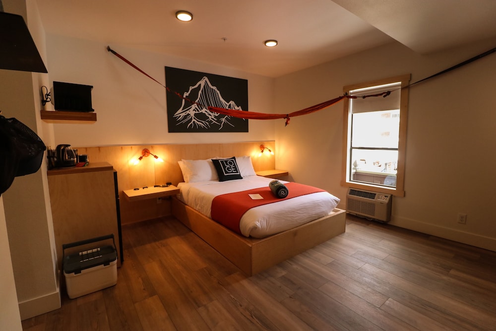 Single Queen Suite - Downtown photo 1