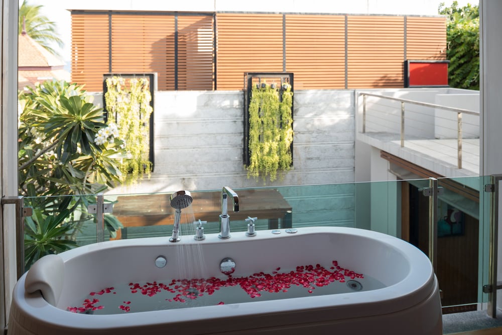 Two Bedroom Pool Residence - Photo 16