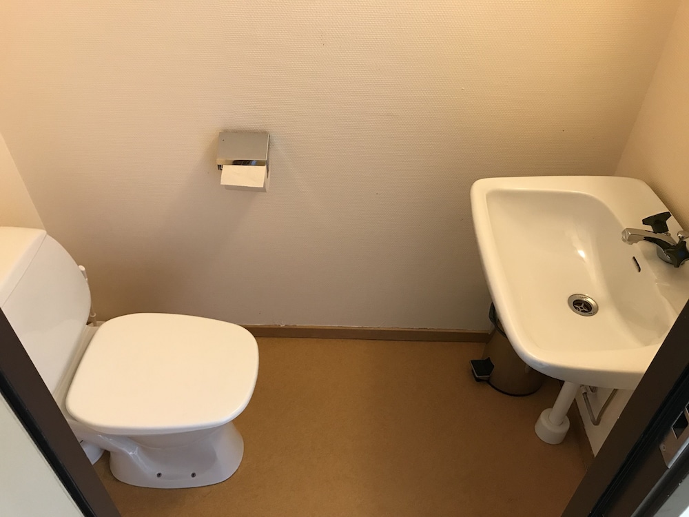 Economy Single Room, Shared Bathroom (Vandrarhem) photo 2