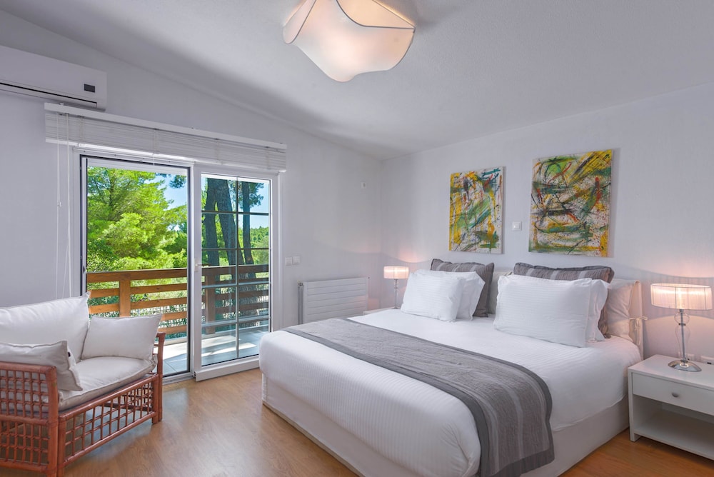 Signature Villa, Private Pool, Sea View photo 1