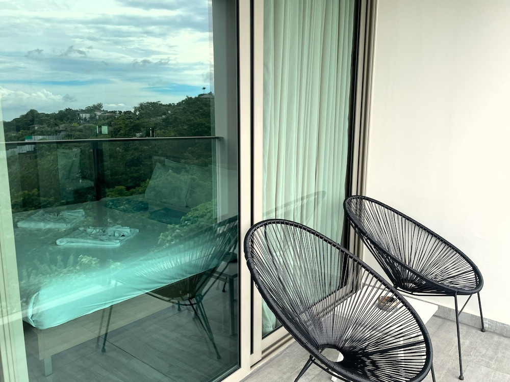 Panoramic Studio, 1 King Bed, Sea View photo 3