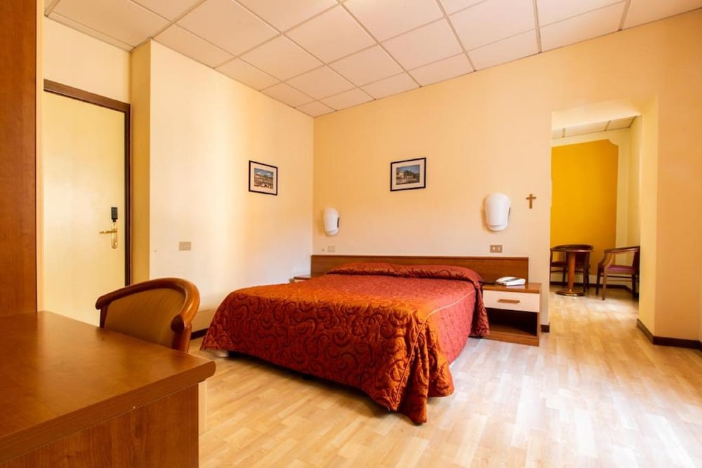 Standard Quadruple Room - Photo 1