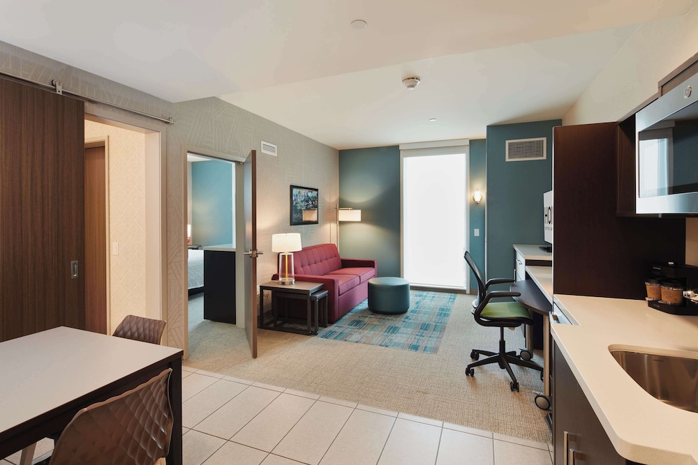 Suite, 1 Bedroom, Corner - Photo 7