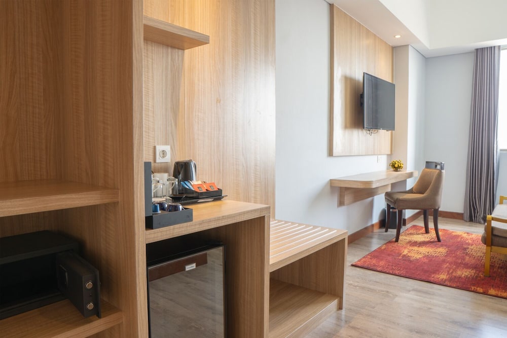 Deluxe Room - Photo 6