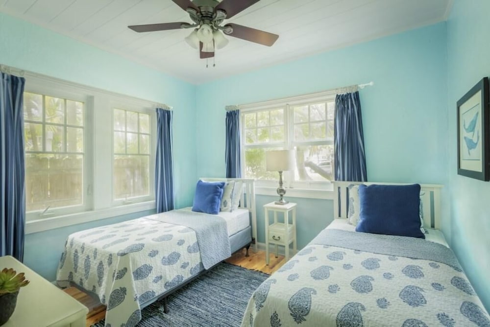 House, Multiple Beds (Casa Paradiso  3bd 2ba  Private Pool ) photo 2